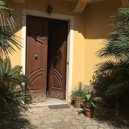 Sara Apartman Tropea